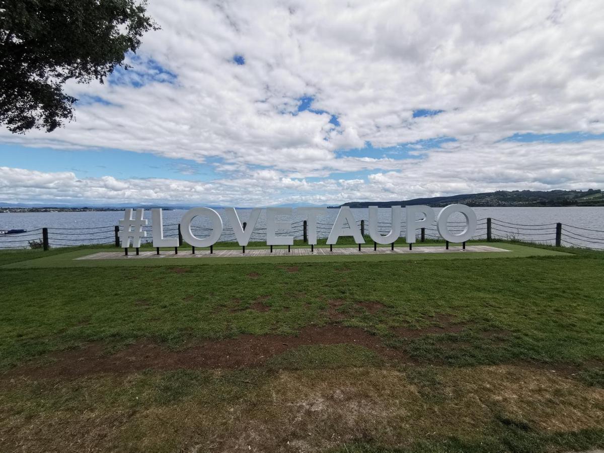 Lake Taupo Holiday Home Exterior foto